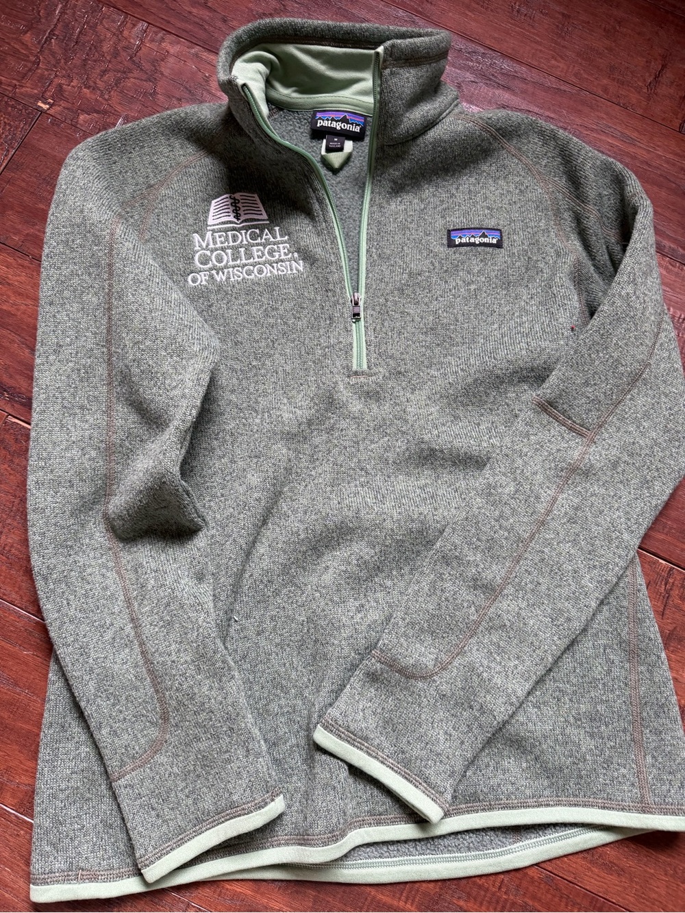Patagonia Medical College of Wisconsin Green Quarter-Zip Pullover